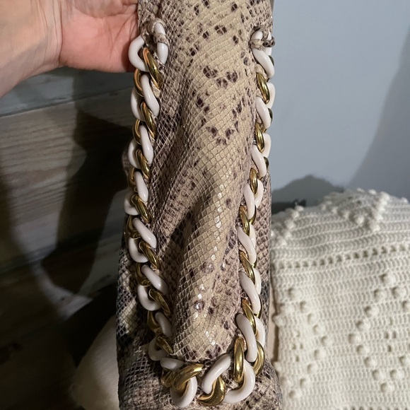 Micheal Kors, Gorgeous Snake skin look - Picture 10 of 14